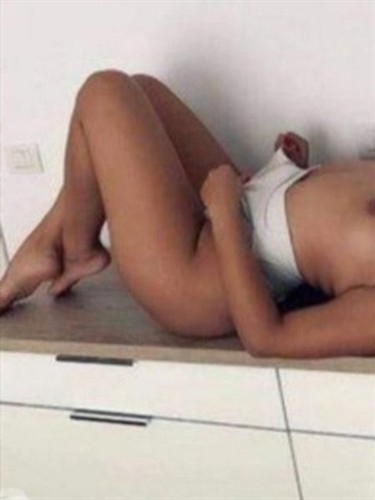 Baştan çıkarıcı Narinder escort ile Lara'de Ayak fetişi